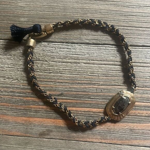 Delicate Gold/Black Bracelet - Picture 2 of 12